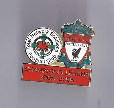 2005/06 Champions League 1st Qualifier Stage Badge(Total Network Solutions v Liverpool)(RED).